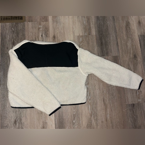 Nike crop fleece sweatshirt black and white M - Picture 2 of 5